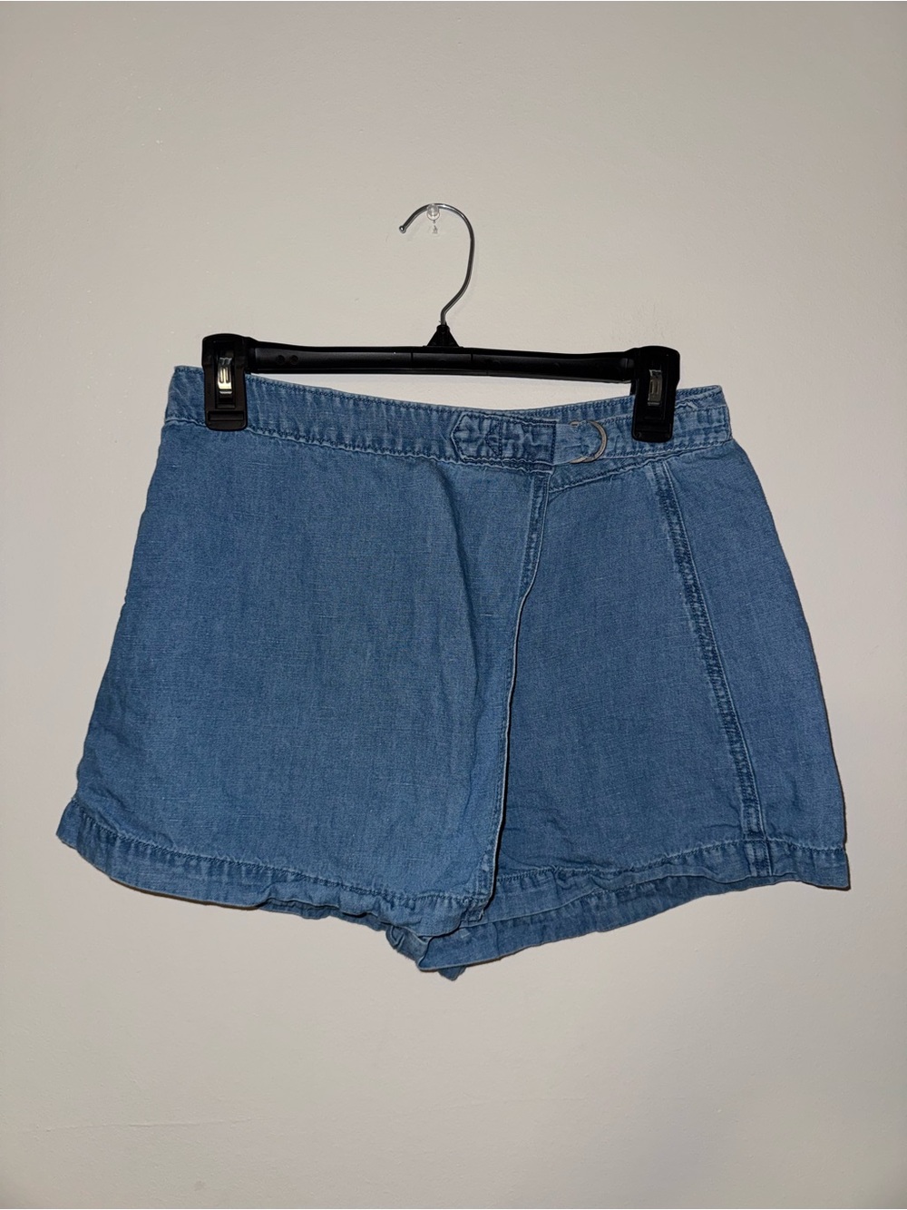 ⭐️3/$30!⭐️ American Eagle Chambray wrap front skort size 6